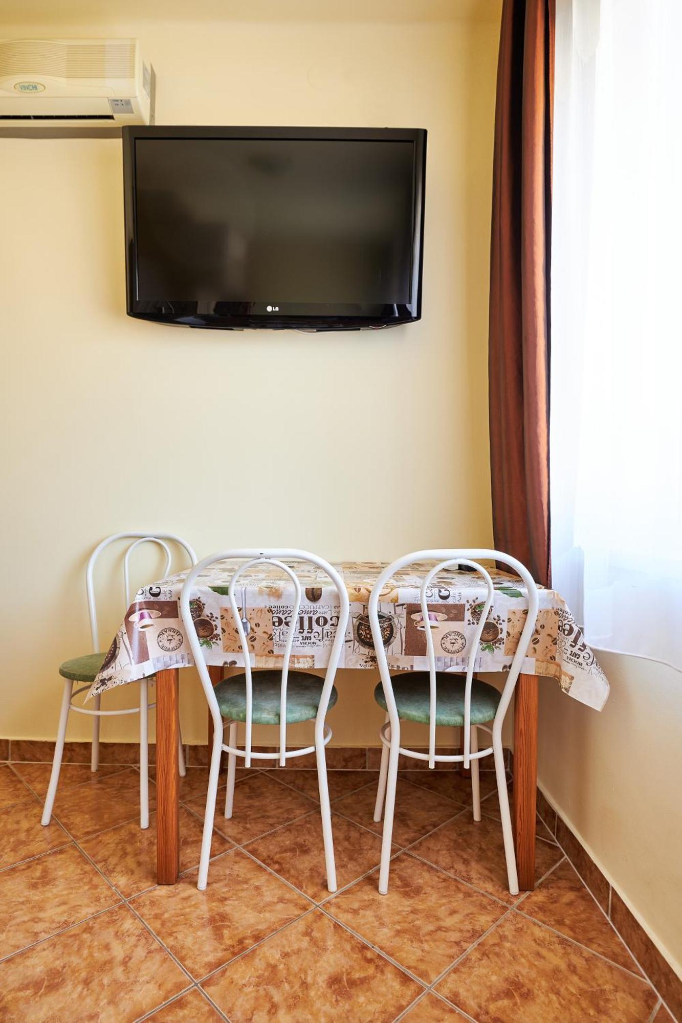 ADA 2 Apartmanház Hajdúszoboszló Exterior foto