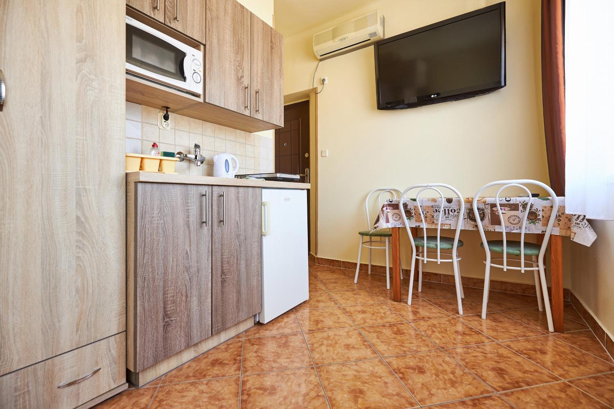 ADA 2 Apartmanház Hajdúszoboszló Exterior foto