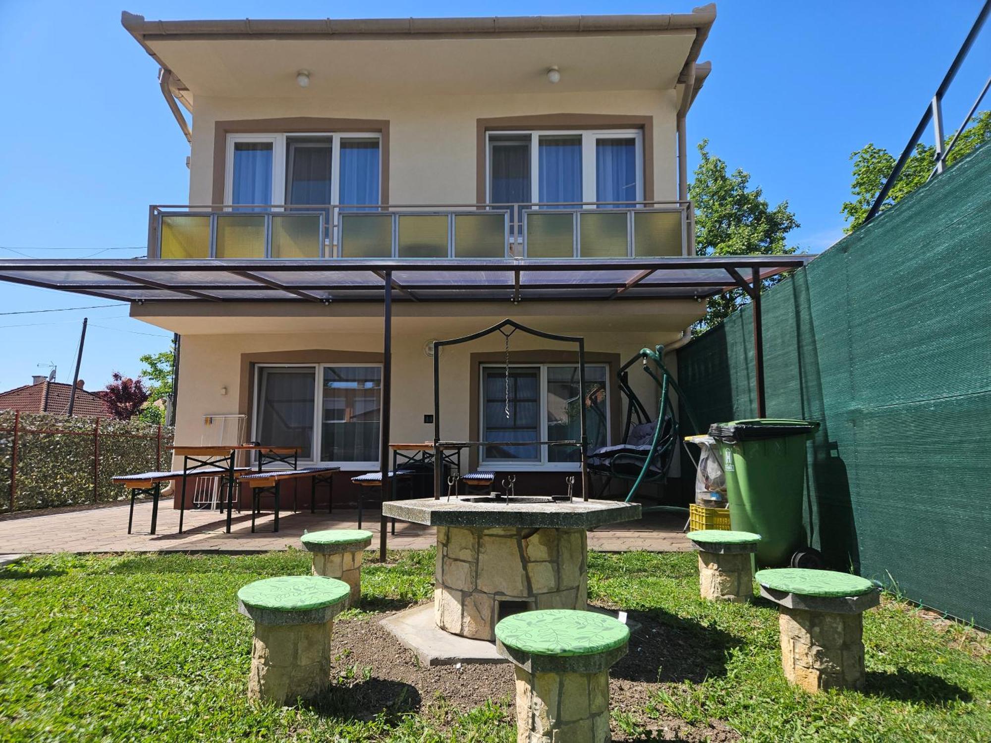 ADA 2 Apartmanház Hajdúszoboszló Exterior foto