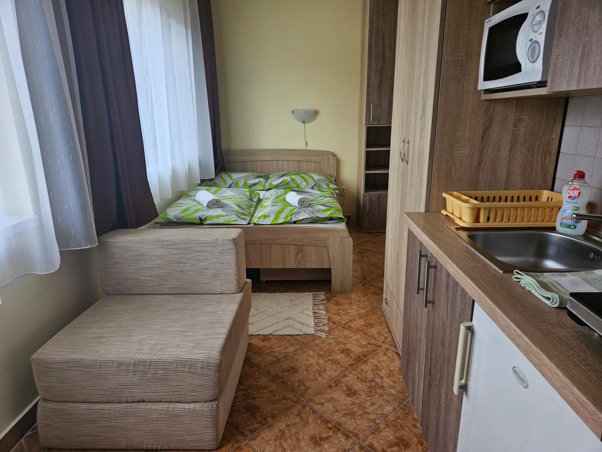 ADA 2 Apartmanház Hajdúszoboszló Exterior foto